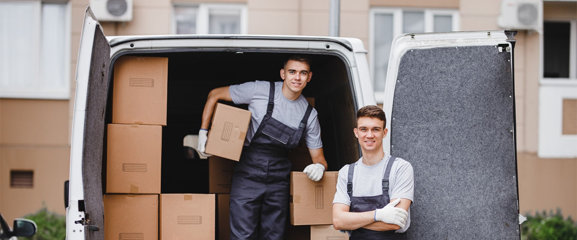 The Benefits of Hiring Flat-Rate Movers