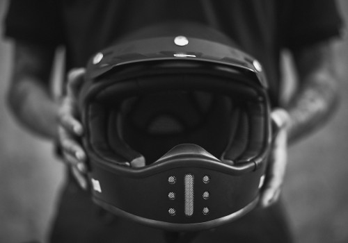 Adjusting Straps for a Secure Fit: How to Ensure Maximum Comfort and Safety in Your Motorcycle Helmet